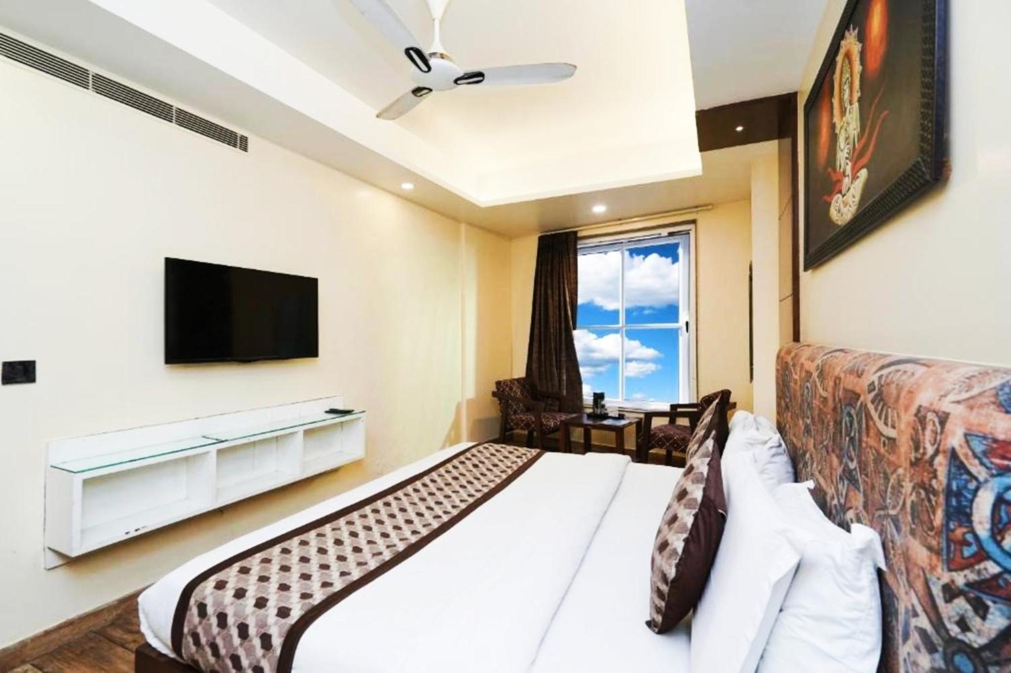 N Maharani Free Airport Pickup Hotel 4*